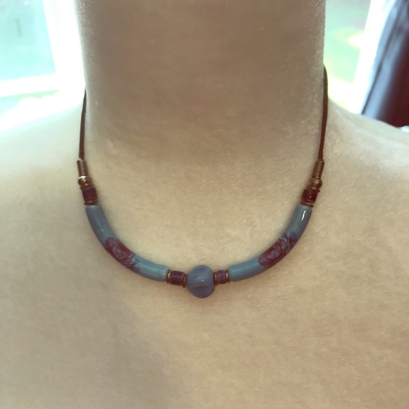 Gorgeous beaded necklace - Picture 2 of 2